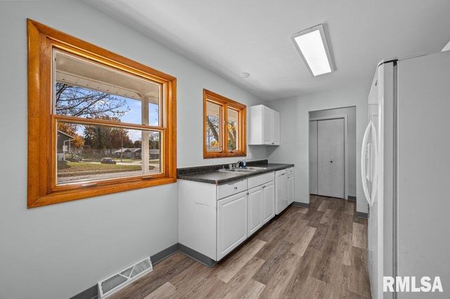 2926 W LOMBARD Street, Davenport, IA 52804