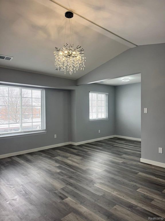 31844 Kelly Road 4, Roseville, MI 48066