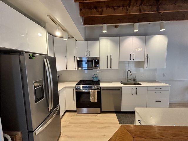 45 Ayrault Street C1, Newport, RI 02840