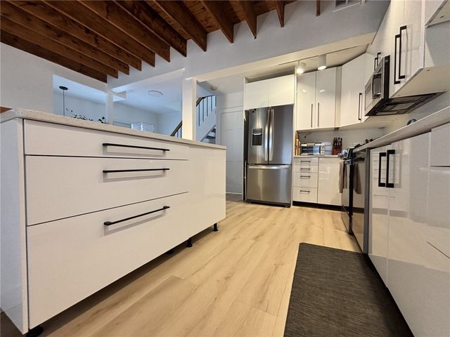 45 Ayrault Street C1, Newport, RI 02840