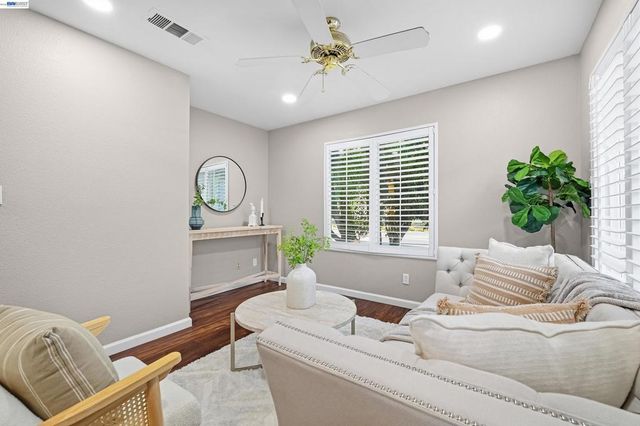 4813 Boxwood Way 120, Dublin, CA 94568