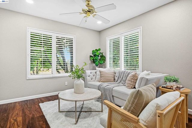 4813 Boxwood Way 120, Dublin, CA 94568