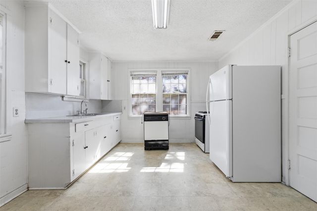 2607 S 4th ST, Austin, TX 78704