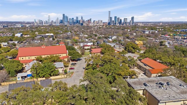 2607 S 4th ST, Austin, TX 78704