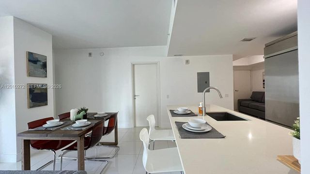 1300 Brickell Bay Dr 3400, Miami, FL 33131