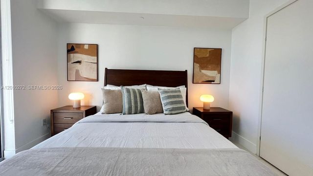 1300 Brickell Bay Dr 3400, Miami, FL 33131