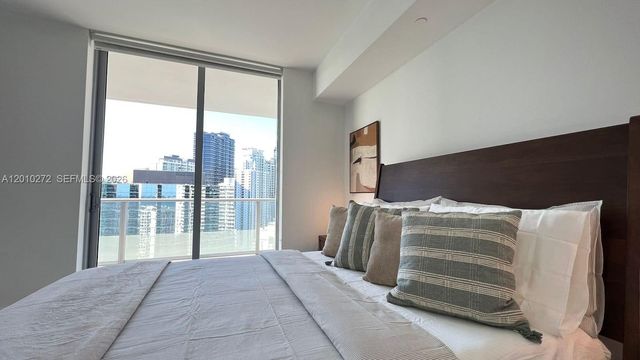 1300 Brickell Bay Dr 3400, Miami, FL 33131