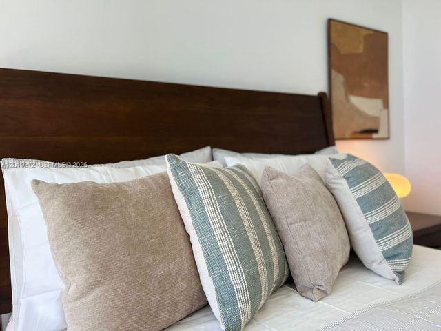 1300 Brickell Bay Dr 3400, Miami, FL 33131