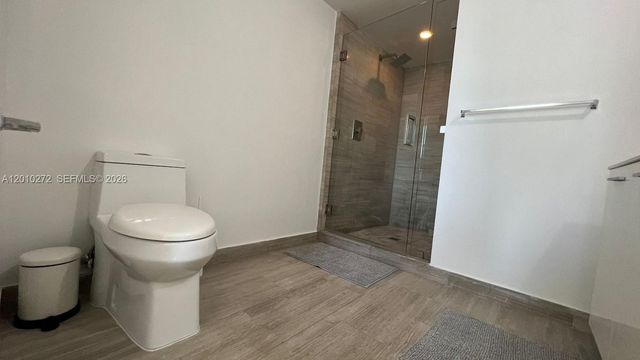 1300 Brickell Bay Dr 3400, Miami, FL 33131