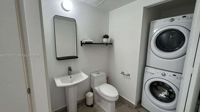 1300 Brickell Bay Dr 3400, Miami, FL 33131