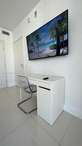 1300 Brickell Bay Dr 3400, Miami, FL 33131