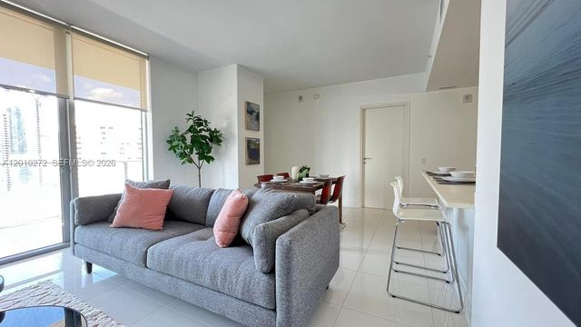 1300 Brickell Bay Dr 3400, Miami, FL 33131