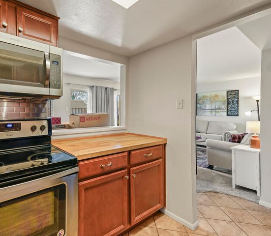 901 Country Club Drive SE APT D, Rio Rancho, NM 87124