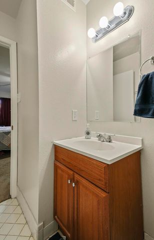 901 Country Club Drive SE APT D, Rio Rancho, NM 87124