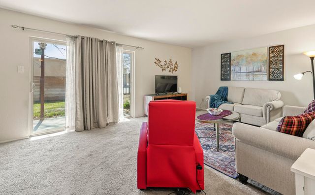 901 Country Club Drive SE APT D, Rio Rancho, NM 87124