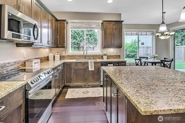 23893 SE 284th Place, Maple Valley, WA 98038