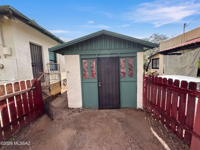 1245 N 1st Avenue, Tucson, AZ 85719