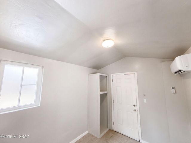 1245 N 1st Avenue, Tucson, AZ 85719