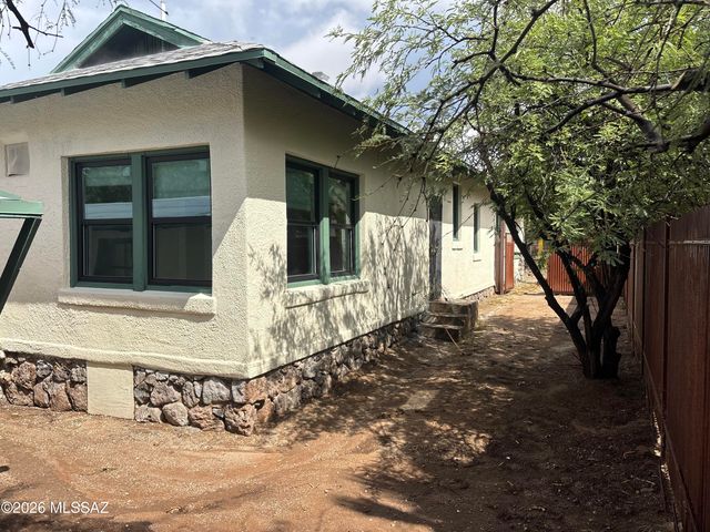 1245 N 1st Avenue, Tucson, AZ 85719