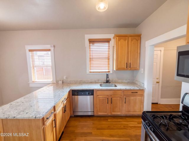 1245 N 1st Avenue, Tucson, AZ 85719