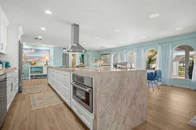 1432 VENETIAN COURT, Cape Coral, FL 33904