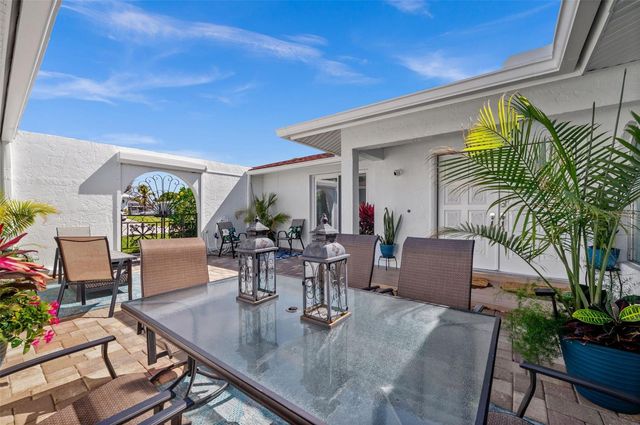 1432 VENETIAN COURT, Cape Coral, FL 33904