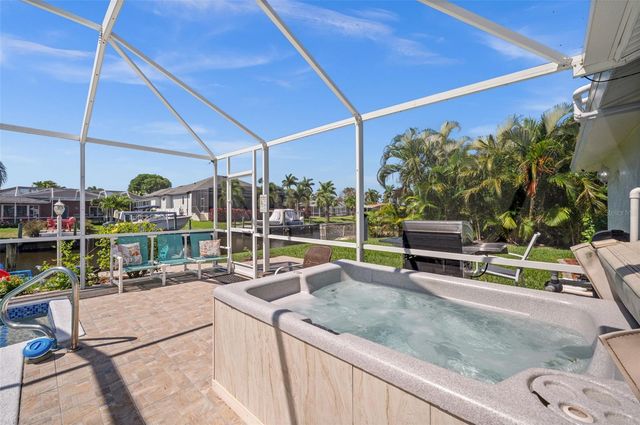 1432 VENETIAN COURT, Cape Coral, FL 33904