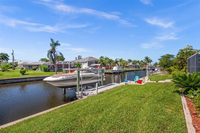 1432 VENETIAN COURT, Cape Coral, FL 33904