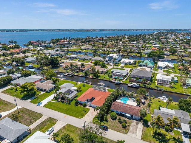 1432 VENETIAN COURT, Cape Coral, FL 33904