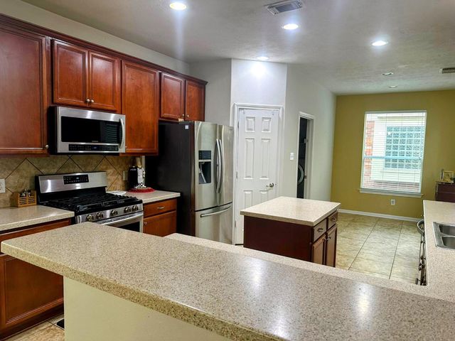 2 Bryce Branch Circle, The Woodlands, TX 77382