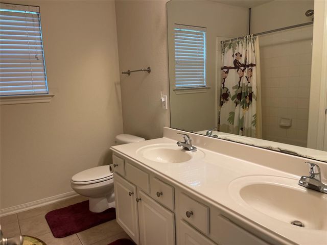 2 Bryce Branch Circle, The Woodlands, TX 77382