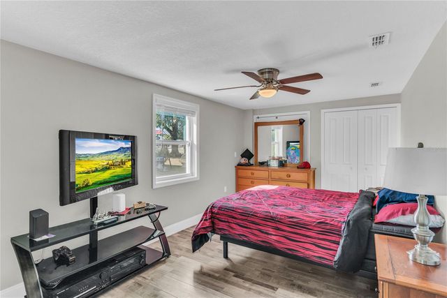 1155 WELLS AVENUE, Tavares, FL 32778