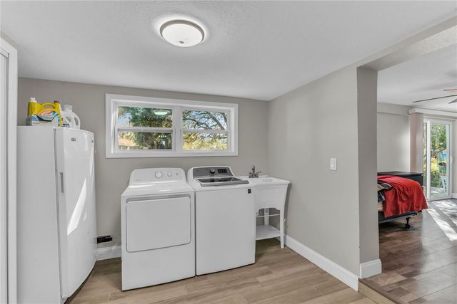 1155 WELLS AVENUE, Tavares, FL 32778