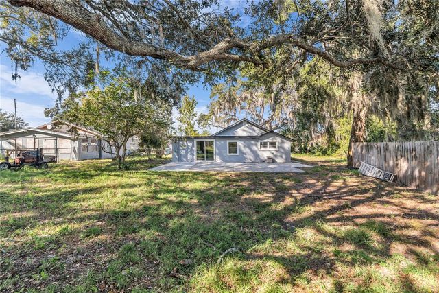 1155 WELLS AVENUE, Tavares, FL 32778