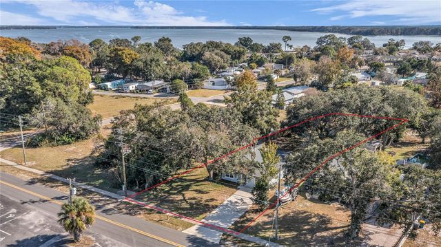 1155 WELLS AVENUE, Tavares, FL 32778