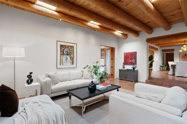 67 Camino Amor, Santa Fe, NM 87506