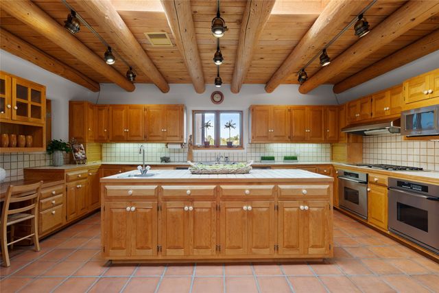 67 Camino Amor, Santa Fe, NM 87506