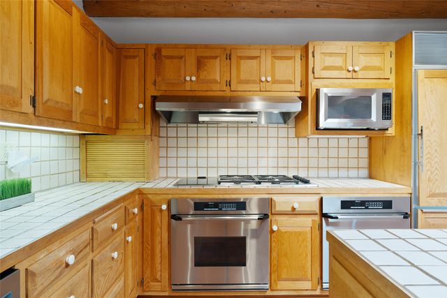 67 Camino Amor, Santa Fe, NM 87506