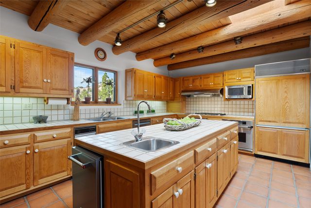 67 Camino Amor, Santa Fe, NM 87506