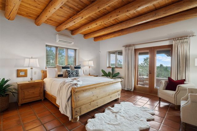 67 Camino Amor, Santa Fe, NM 87506