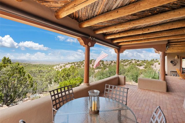 67 Camino Amor, Santa Fe, NM 87506