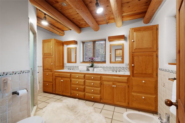 67 Camino Amor, Santa Fe, NM 87506