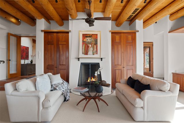 67 Camino Amor, Santa Fe, NM 87506