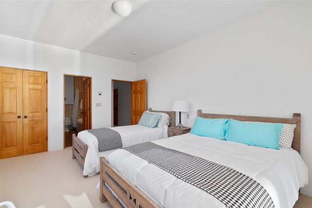 67 Camino Amor, Santa Fe, NM 87506