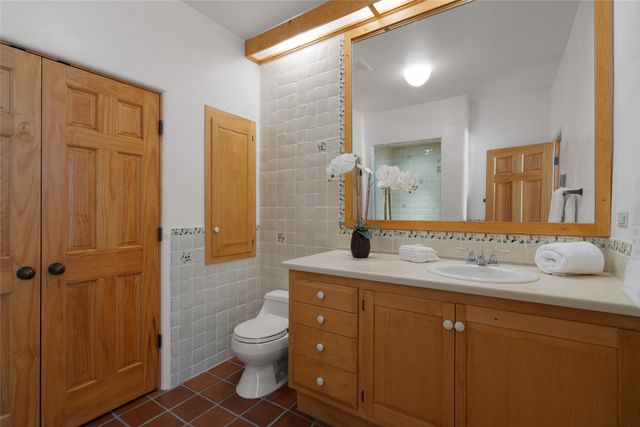 67 Camino Amor, Santa Fe, NM 87506