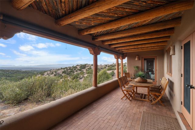 67 Camino Amor, Santa Fe, NM 87506