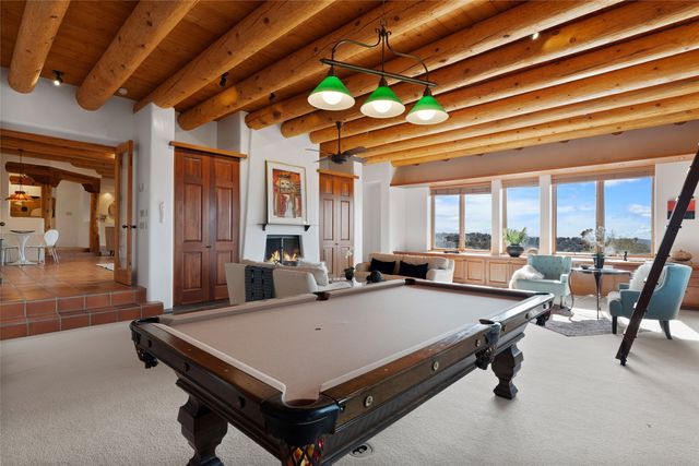 67 Camino Amor, Santa Fe, NM 87506