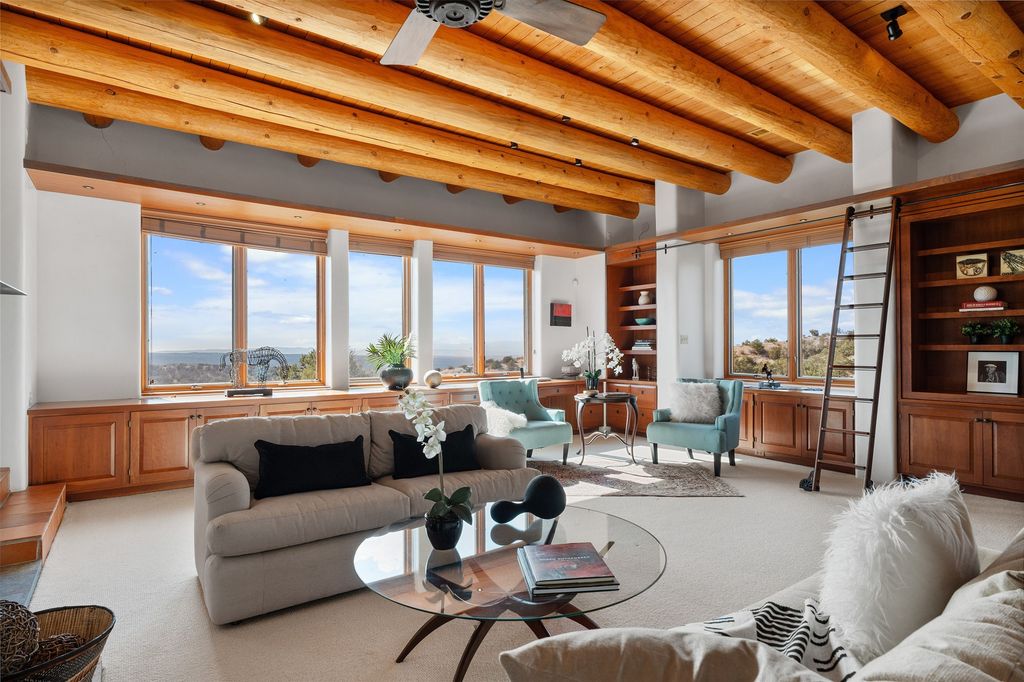 67 Camino Amor, Santa Fe, NM 87506