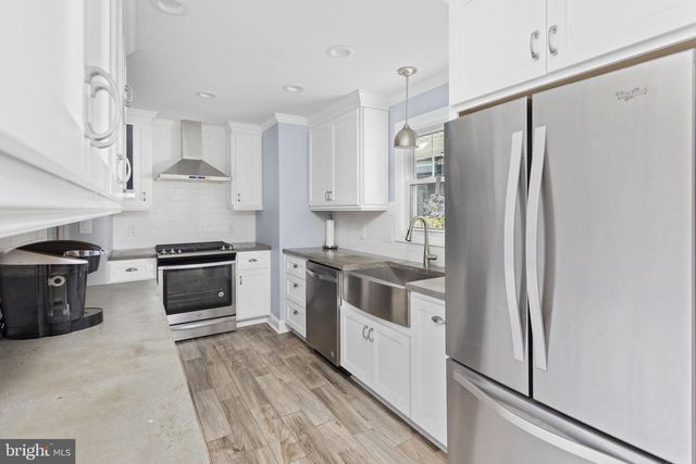 1 LEE CT, Hamilton, NJ 08619