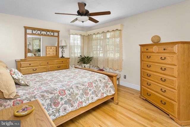 1 LEE CT, Hamilton, NJ 08619
